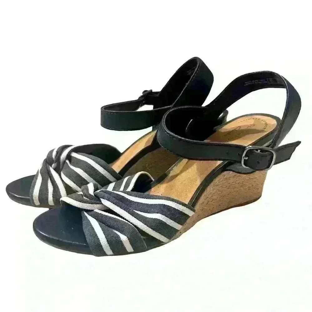 Clark’s Margee Beth Navy Striped Sandals Wedge Heels Rope Size 7.5 used like new